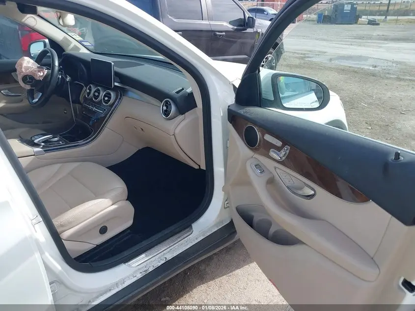 2016 MERCEDES-BENZ GLC 300  