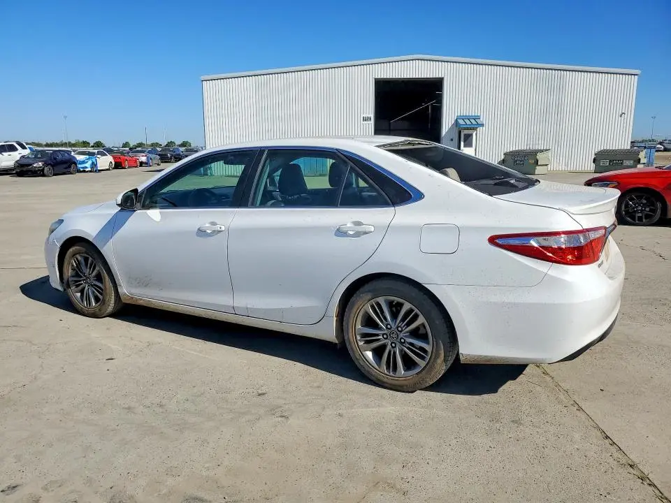 2016 TOYOTA CAMRY SE  
