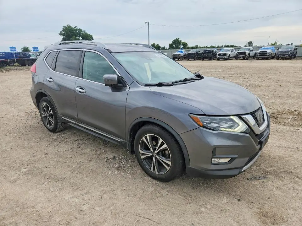 2017 NISSAN ROGUE SL  