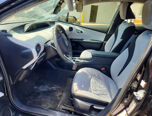 2021 TOYOTA PRIUS LE  