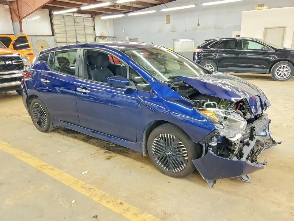 2024 NISSAN LEAF SV PLUS  