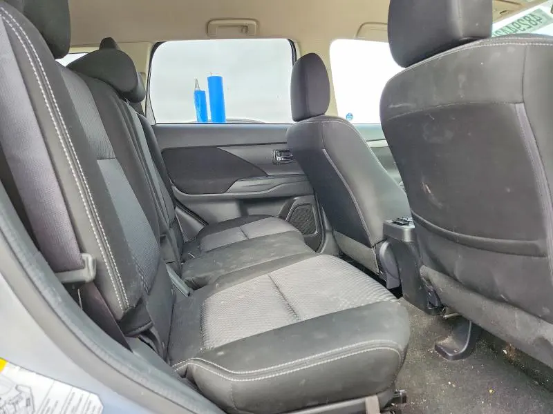 2016 MITSUBISHI OUTLANDER ES  