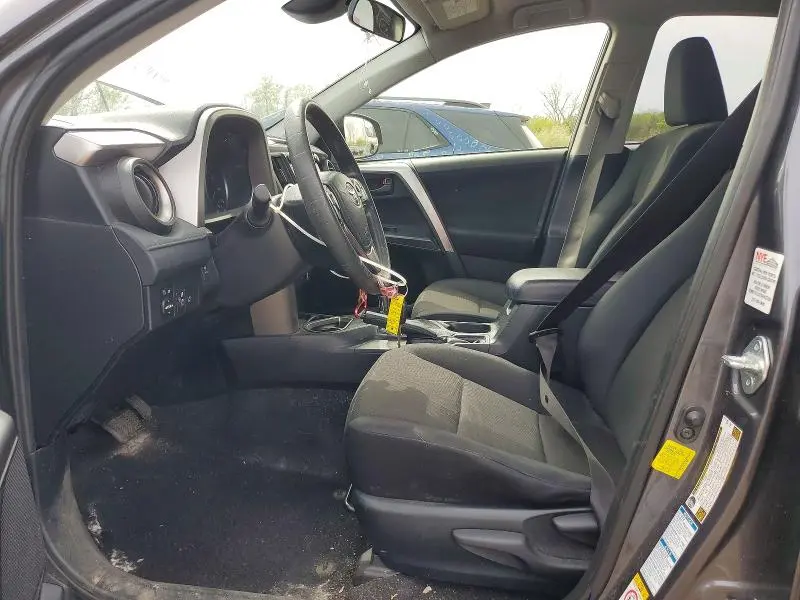 2018 TOYOTA RAV4 LE  