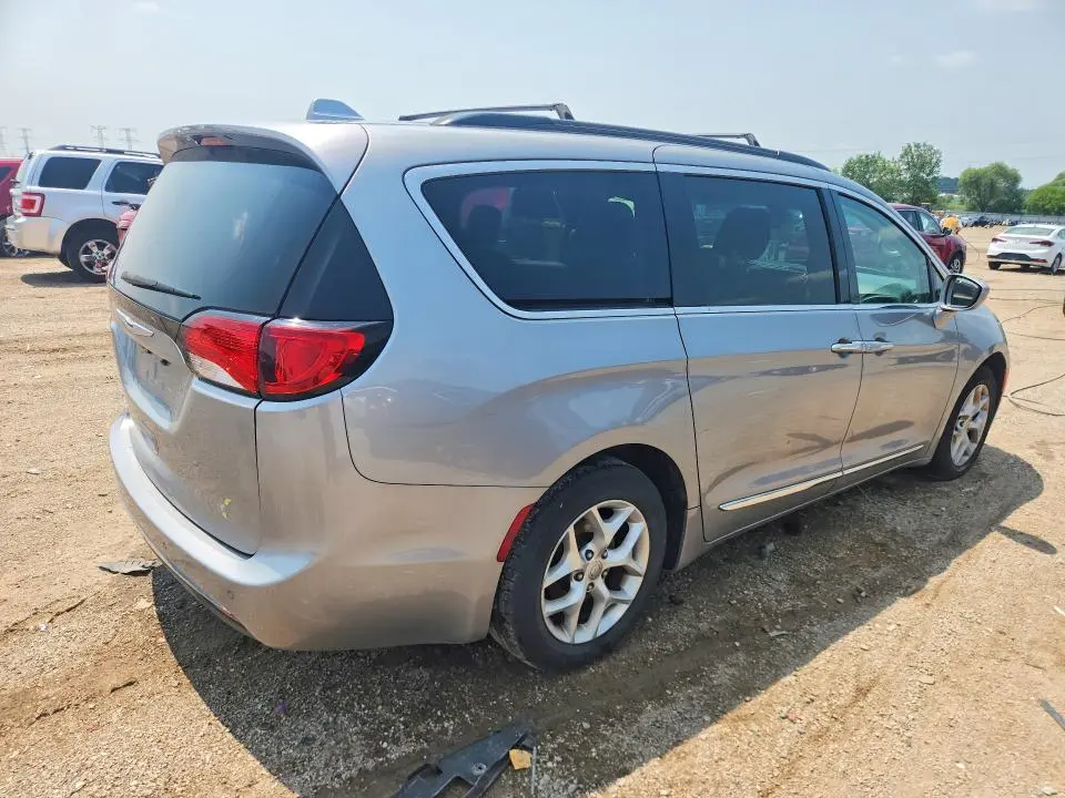 2017 CHRYSLER PACIFICA TOURING L  
