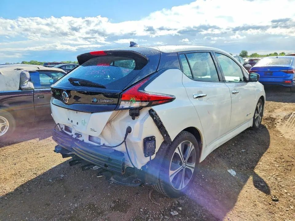 2018 NISSAN LEAF SL  