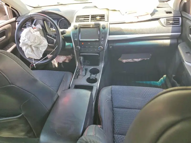 2015 TOYOTA CAMRY SE  