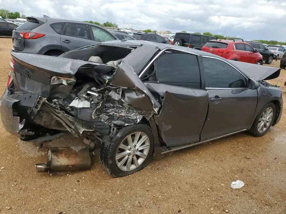 2012 TOYOTA CAMRY XLE  