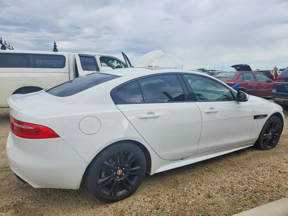 2018 JAGUAR XE R - SPORT  
