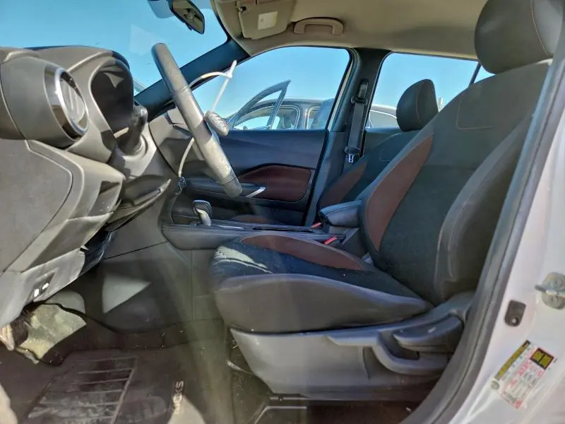 2021 NISSAN KICKS SR  
