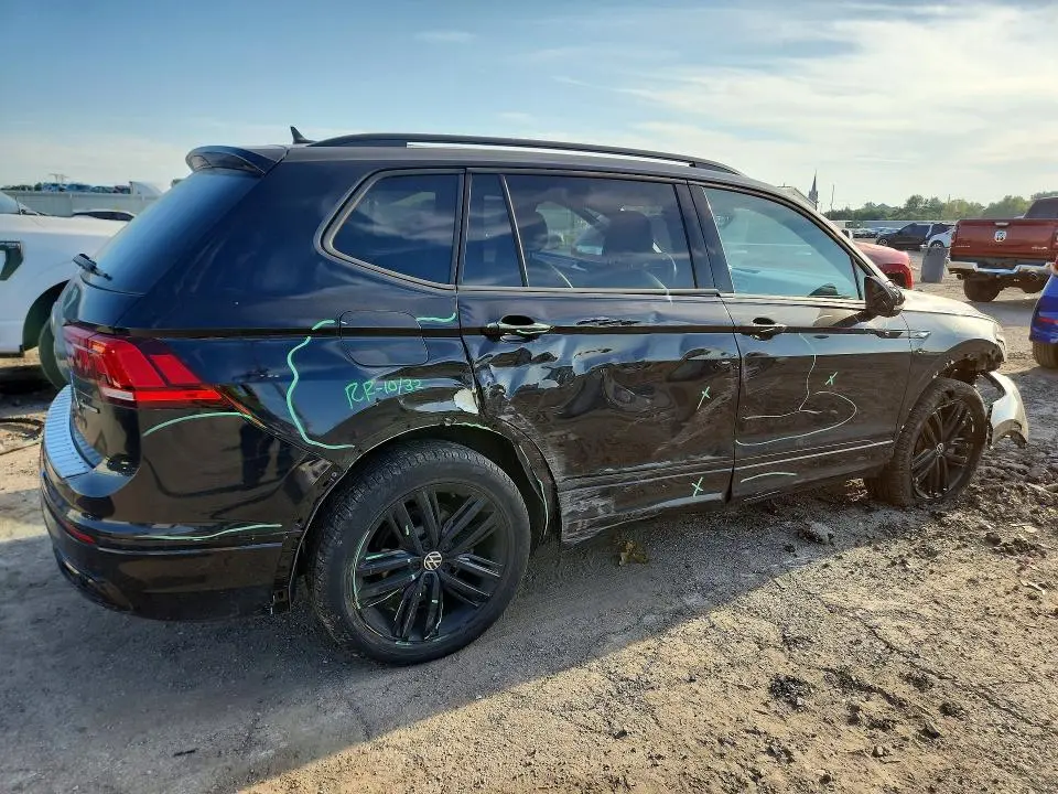 2022 VOLKSWAGEN TIGUAN SE R-LINE BLACK  