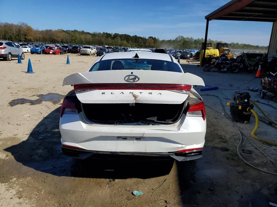 2021 HYUNDAI ELANTRA SEL  