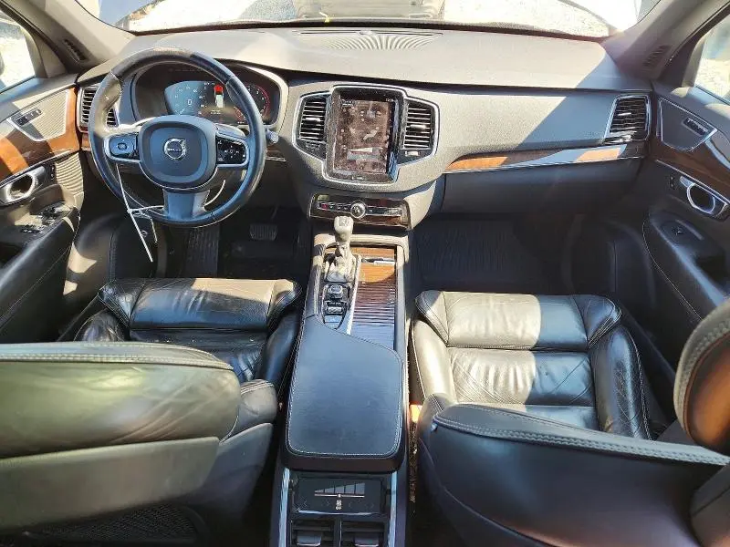 2016 VOLVO XC90 T6  