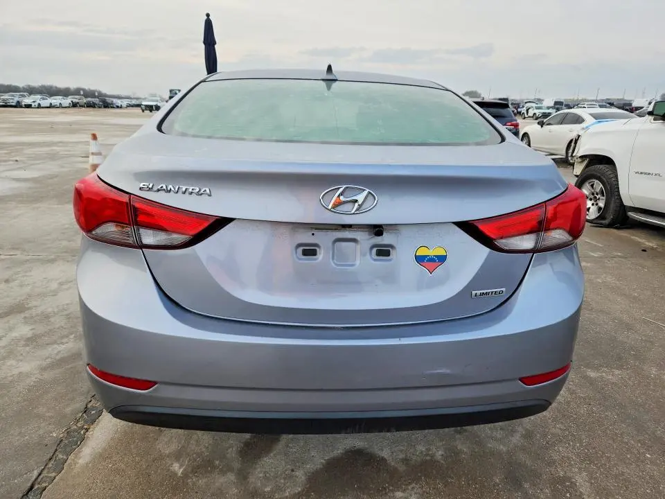 2015 HYUNDAI ELANTRA SE  