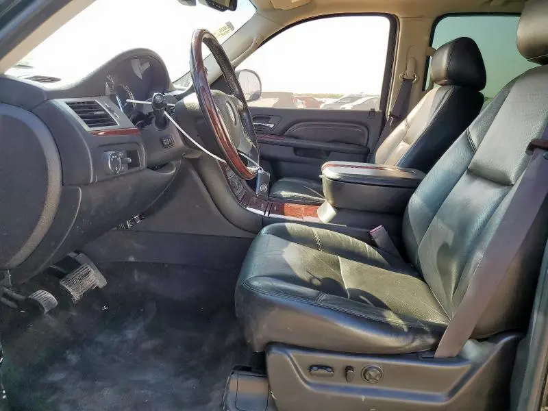 2011 CADILLAC ESCALADE ESV LUXURY  