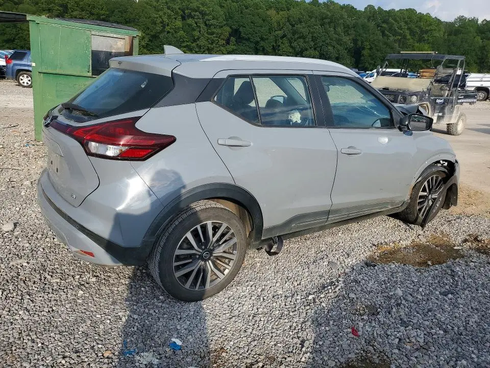 2021 NISSAN KICKS SV  