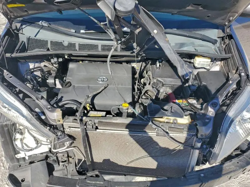 2015 TOYOTA SIENNA XLE  