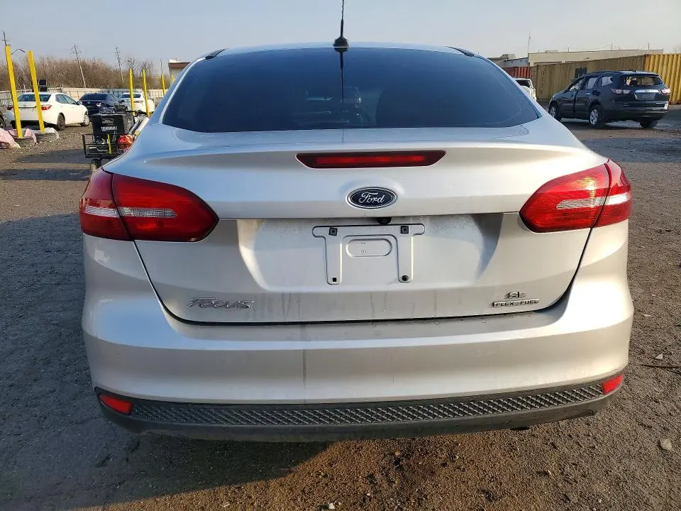 2016 FORD FOCUS SE  