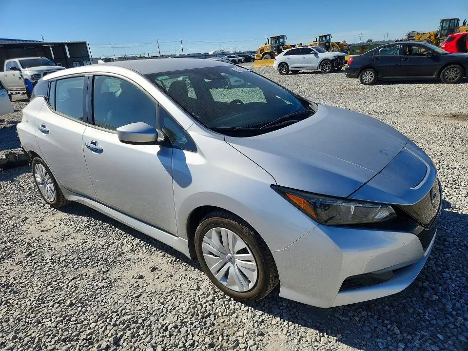 2025 NISSAN LEAF S  