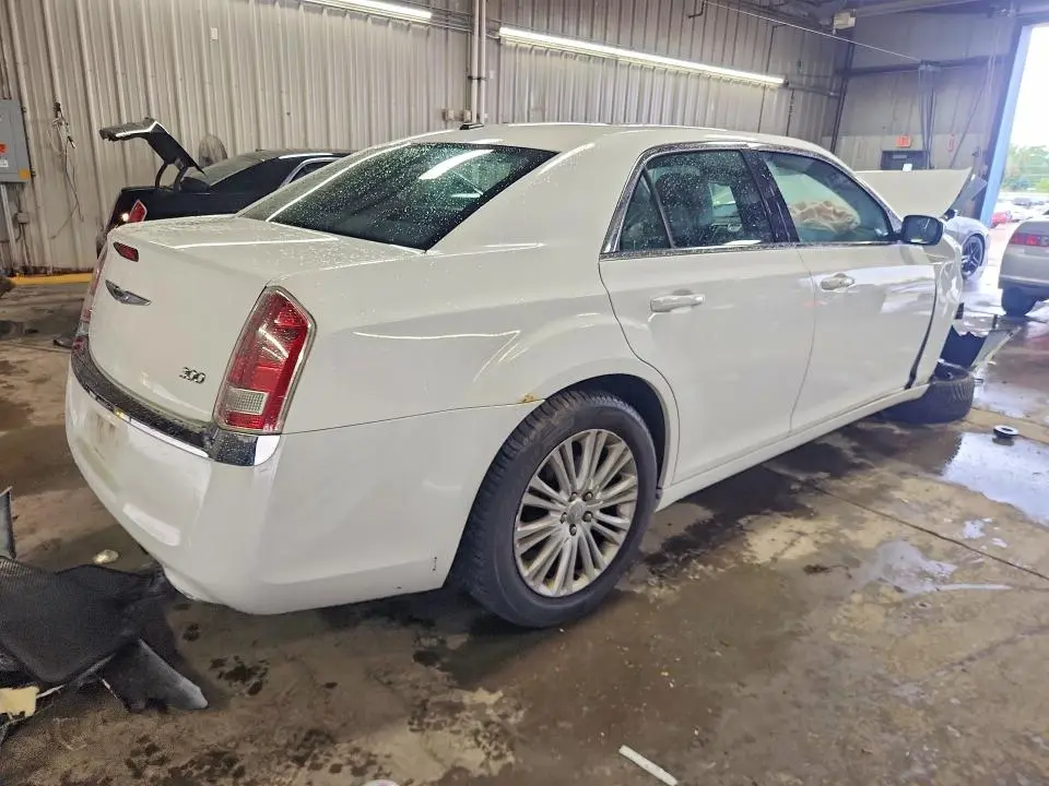 2013 CHRYSLER 300   