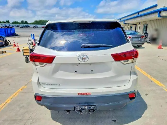 2019 TOYOTA HIGHLANDER LE  
