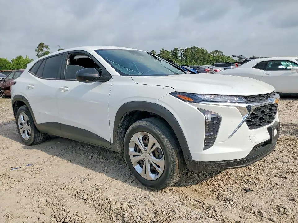 2024 CHEVROLET TRAX LS  