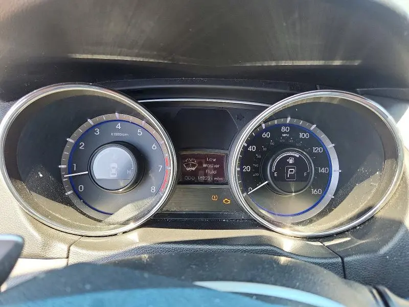 2011 HYUNDAI SONATA SE  