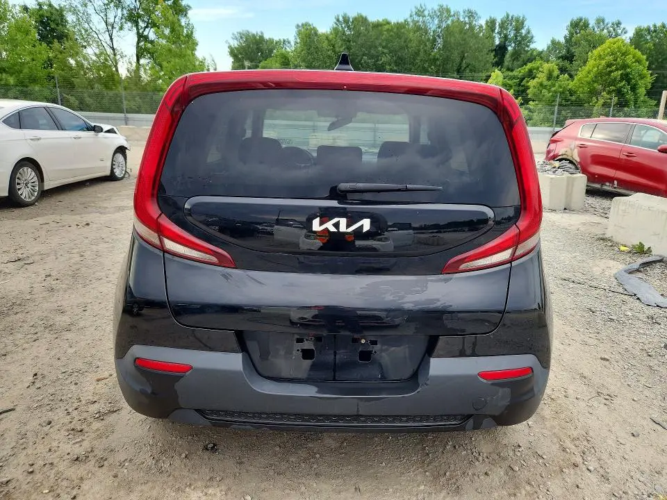 2022 KIA SOUL LX  