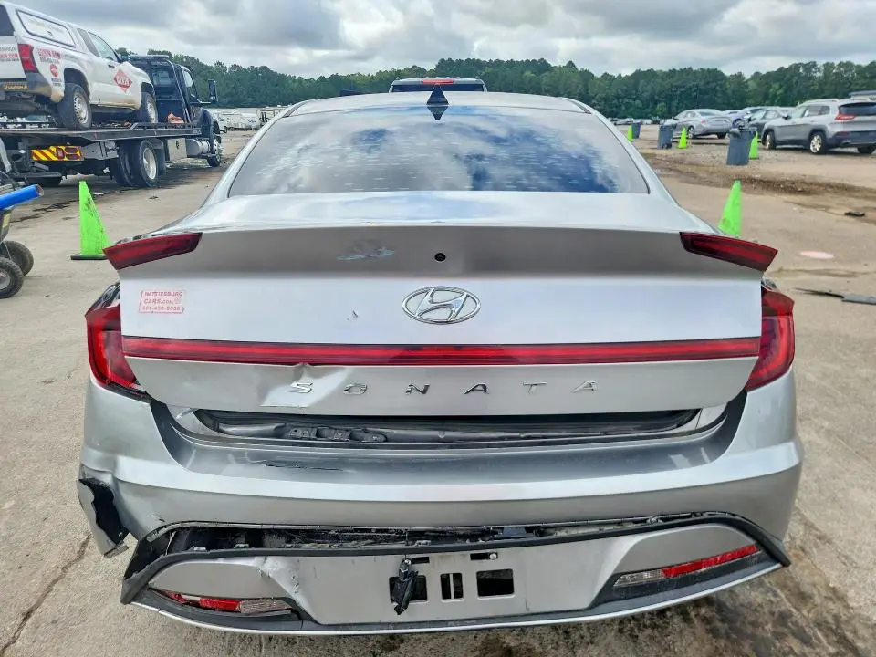 2021 HYUNDAI SONATA SE  