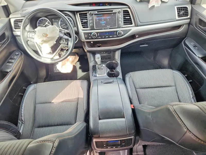 2017 TOYOTA HIGHLANDER LE PLUS  