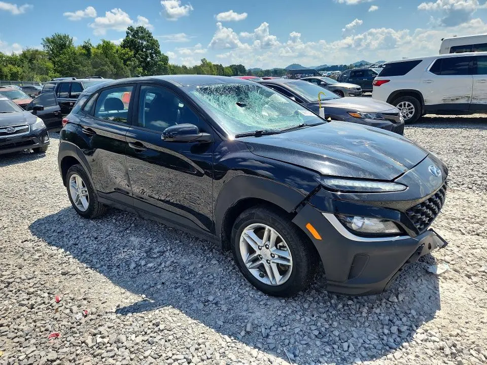 2023 HYUNDAI KONA SE  
