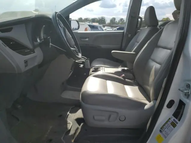 2020 TOYOTA SIENNA XLE