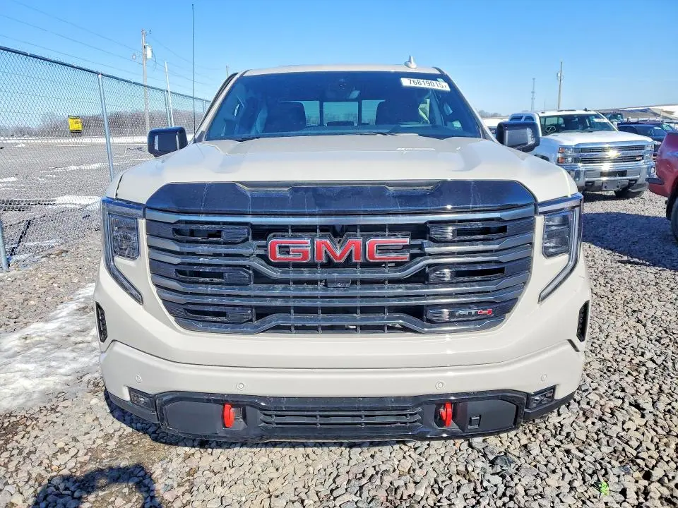 2026 GMC SIERRA K1500 AT4  