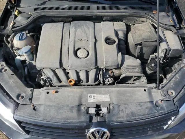 2011 VOLKSWAGEN JETTA SE  