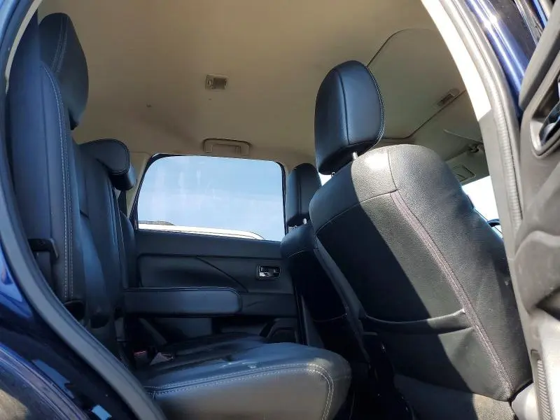 2016 MITSUBISHI OUTLANDER ES  