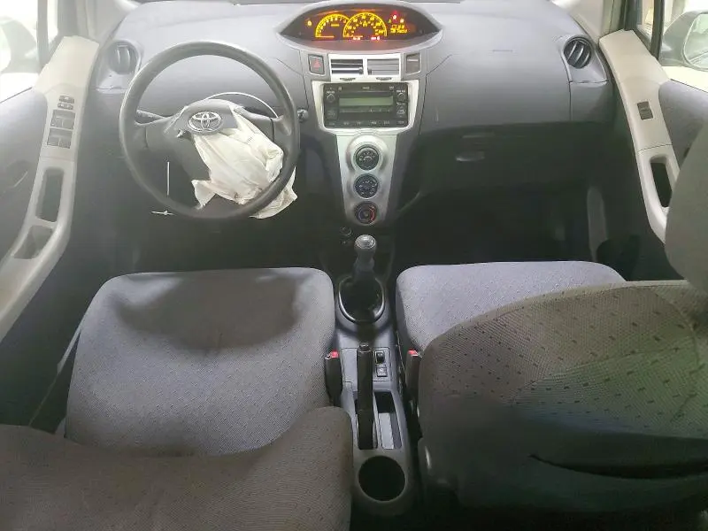 2010 TOYOTA YARIS BASE  