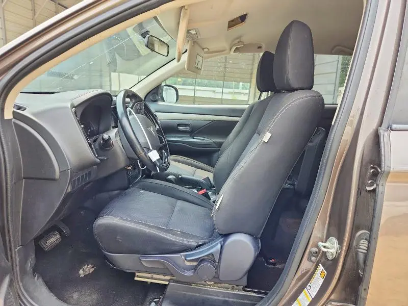 2017 MITSUBISHI OUTLANDER SE  