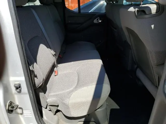 2010 NISSAN FRONTIER CREW CAB SE  