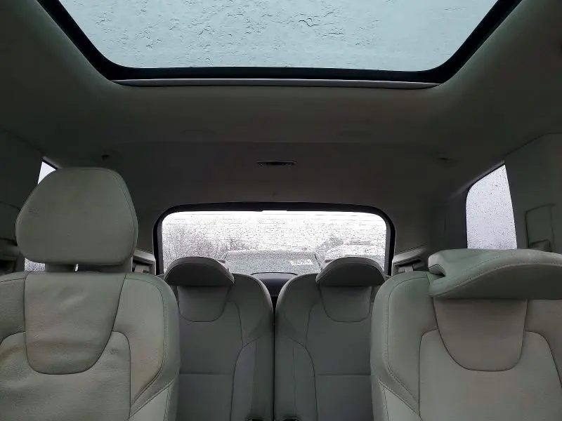 2021 VOLVO XC90 T6 MOMENTUM  