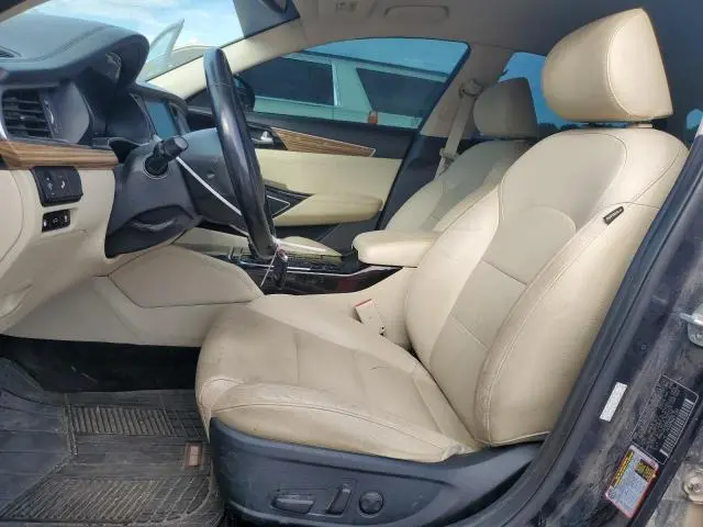 2017 KIA CADENZA PREMIUM  