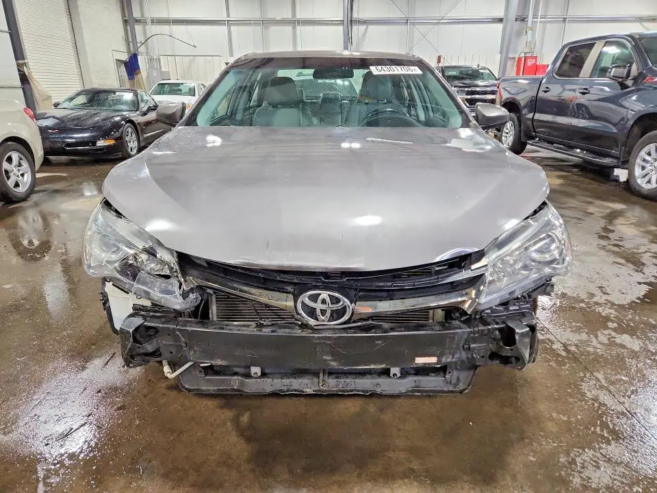 2016 TOYOTA CAMRY SE  