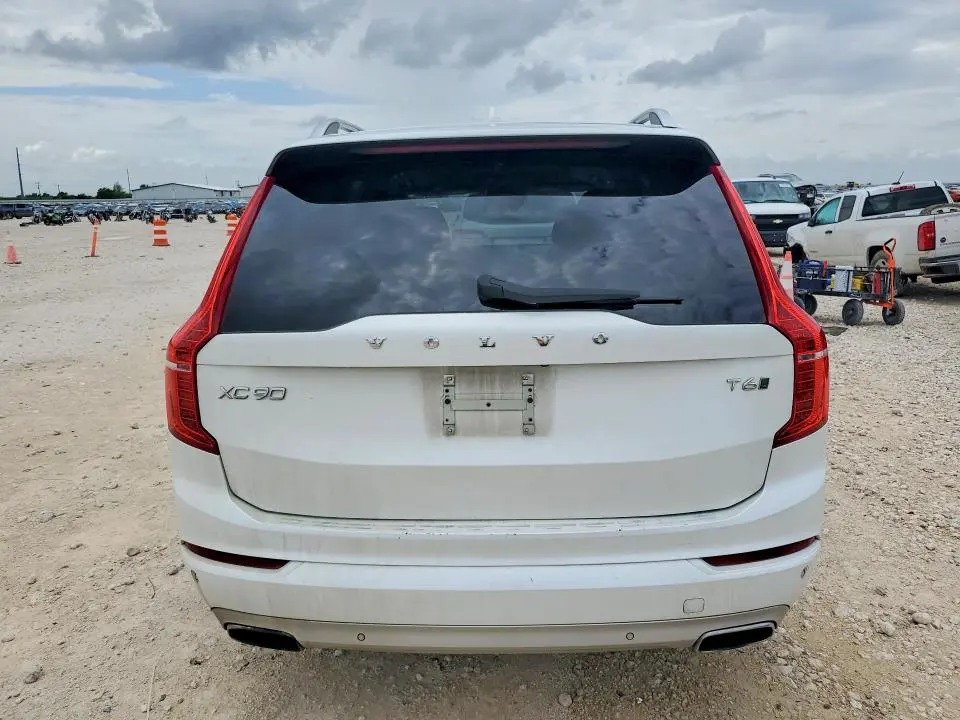 2016 VOLVO XC90 T6  