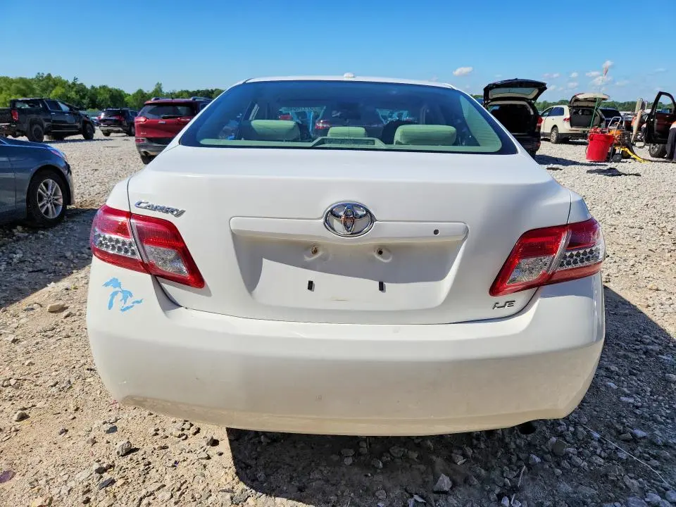 2011 TOYOTA CAMRY LE  