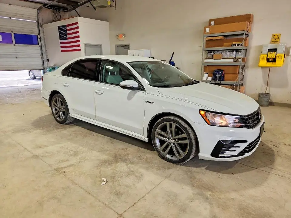 2018 VOLKSWAGEN PASSAT S  