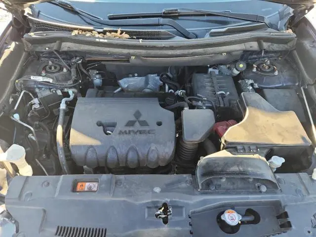 2017 MITSUBISHI OUTLANDER SE  