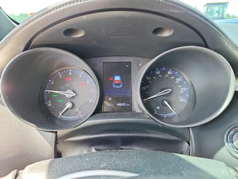 2019 TOYOTA C-HR XLE  