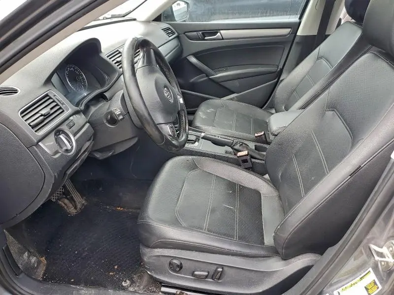 2015 VOLKSWAGEN PASSAT S  