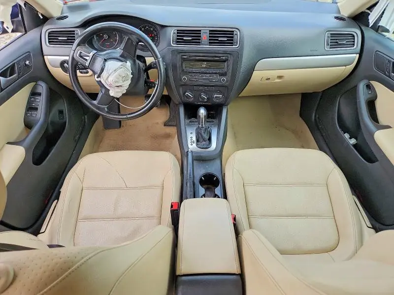 2013 VOLKSWAGEN JETTA SE  