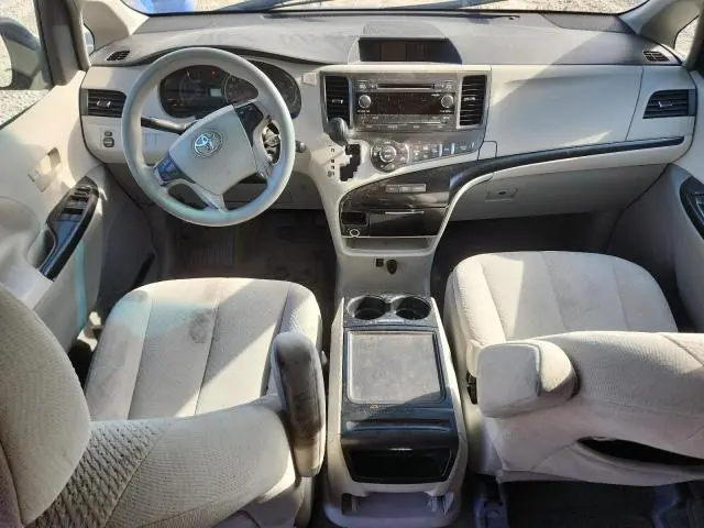 2013 TOYOTA SIENNA LE  