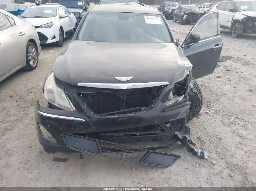 2013 HYUNDAI GENESIS 3.8