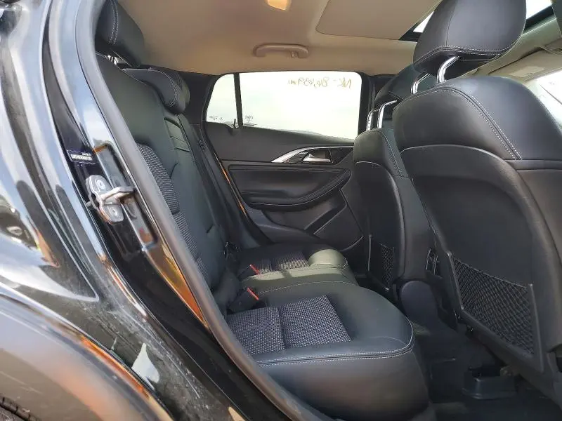 2019 INFINITI QX30 LUXE  